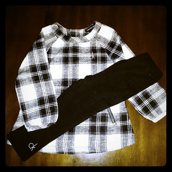 24m Baby Girl Calvin Klein Outfit - Picture 1 of 3